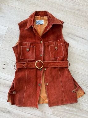 Vintage 70s Shayne Genuine Suede Belted Vest Jacket in Rust Dagger Collar